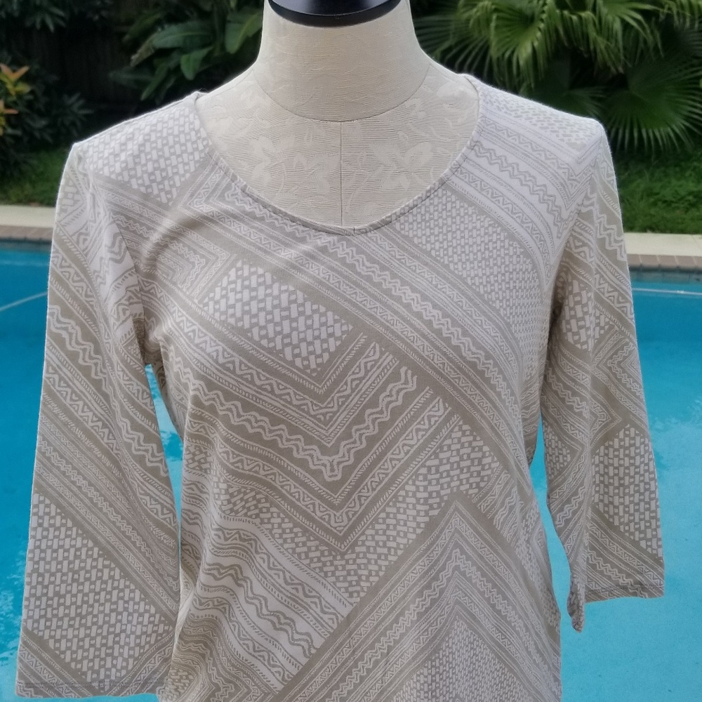 Chico top size 1 (6-8)